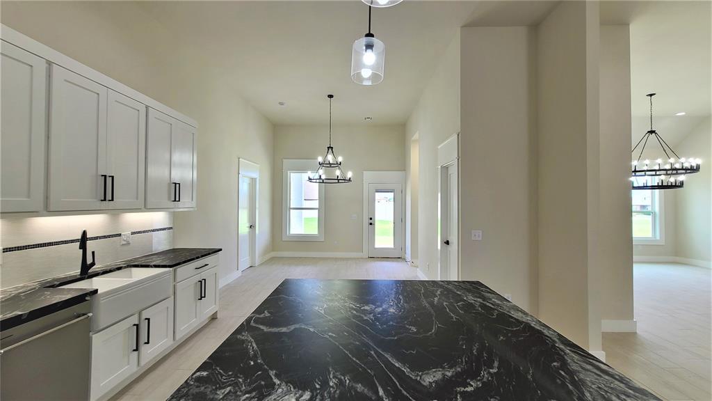 913 N Centennial Way Property Photo 17