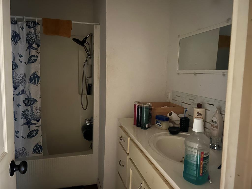 204 Jackson Street Property Photo 6