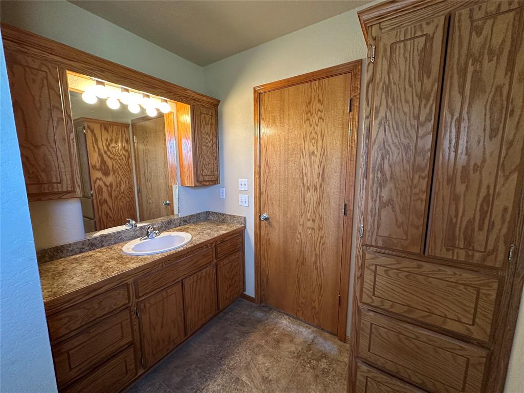 106998 S 18 Highway Property Photo 11