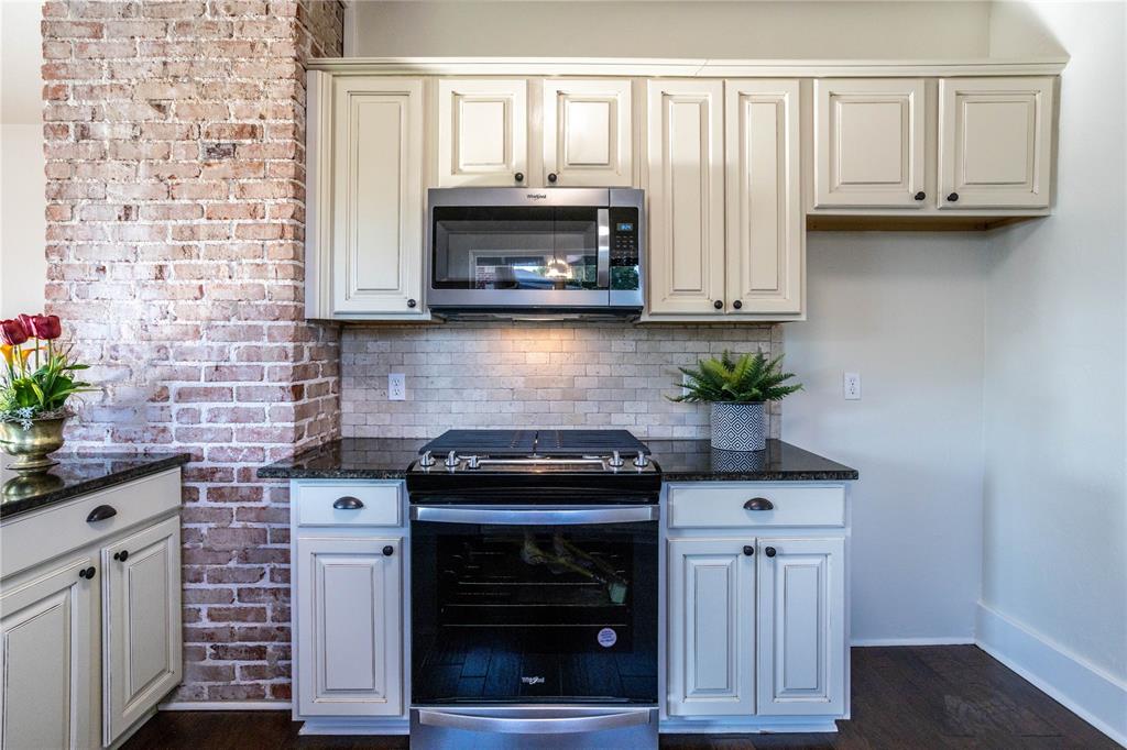 512 N College Street Property Photo 18