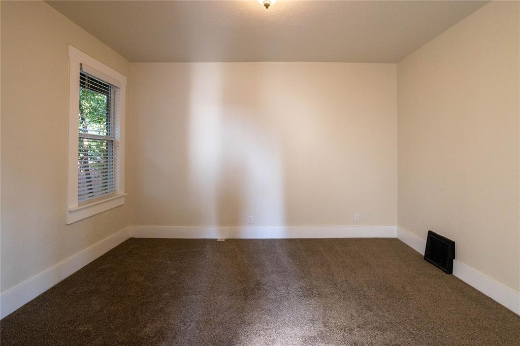 512 N College Street Property Photo 19