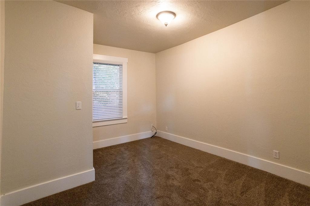 512 N College Street Property Photo 21