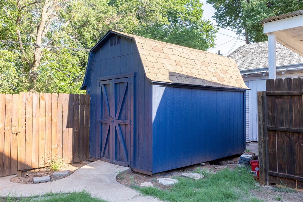 512 N College Street Property Photo 26