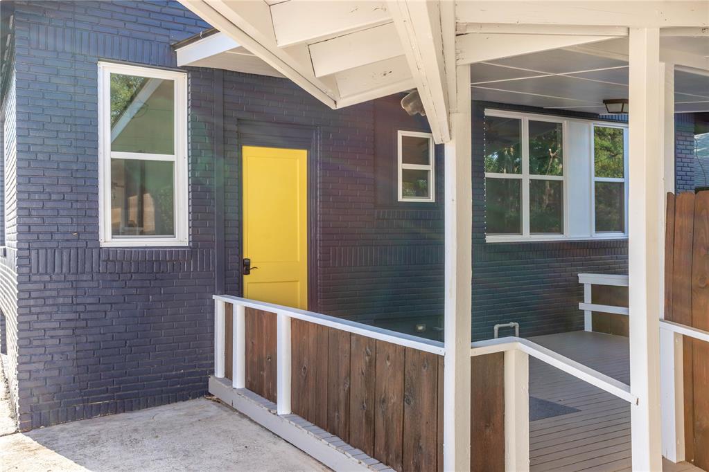 512 N College Street Property Photo 27
