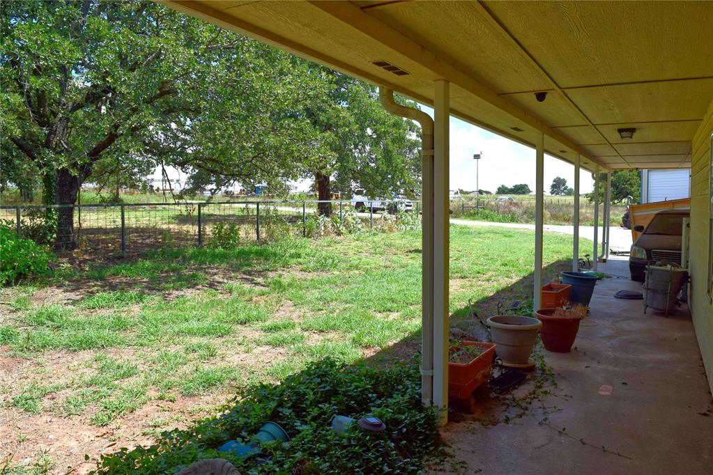 283623 E 1670 Road Property Photo 3