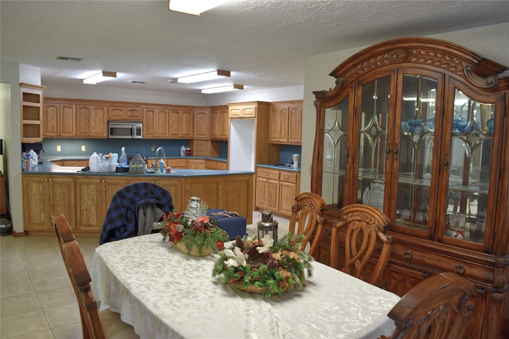283623 E 1670 Road Property Photo 8