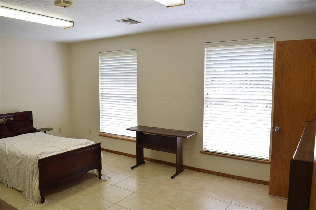 283623 E 1670 Road Property Photo 10