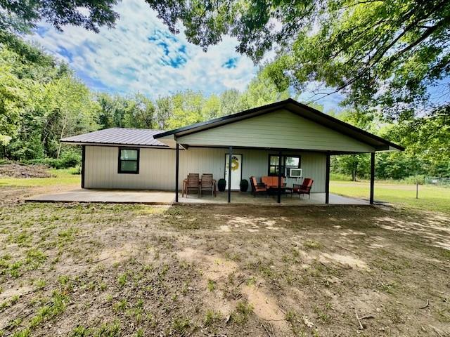 410948 E 1180 Road Property Photo 2