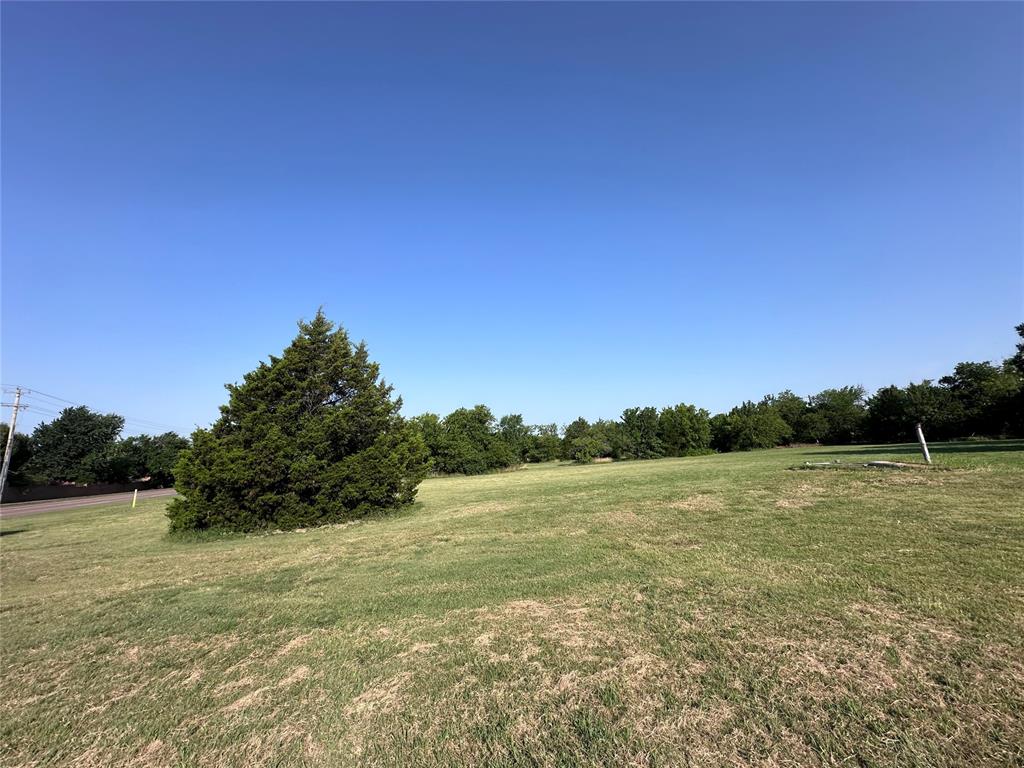 109 E Memorial Road Property Photo 6