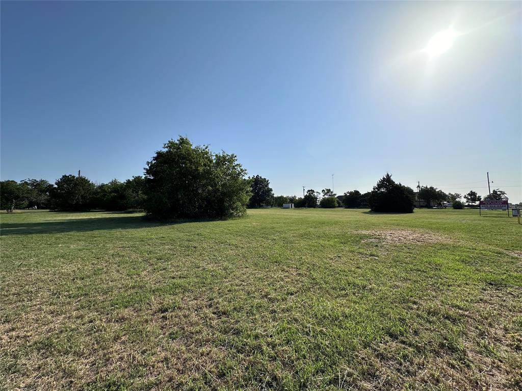 109 E Memorial Road Property Photo 9