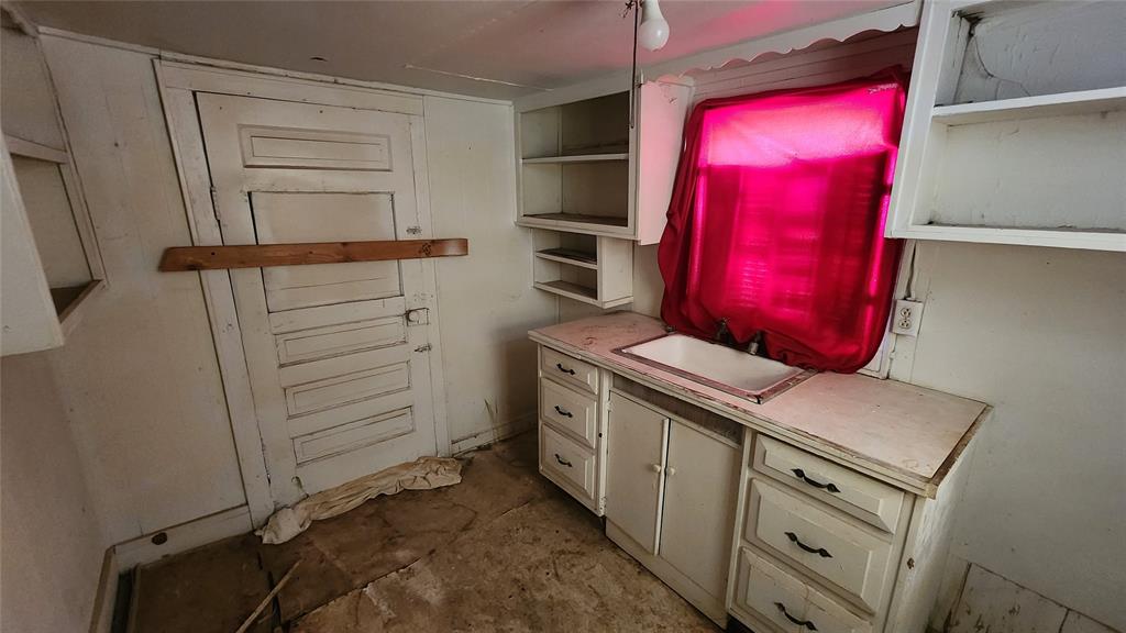 707 W Michigan Avenue Property Photo 8