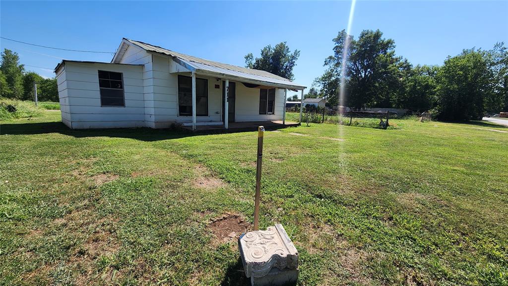 711 W Michigan Avenue Property Photo 1