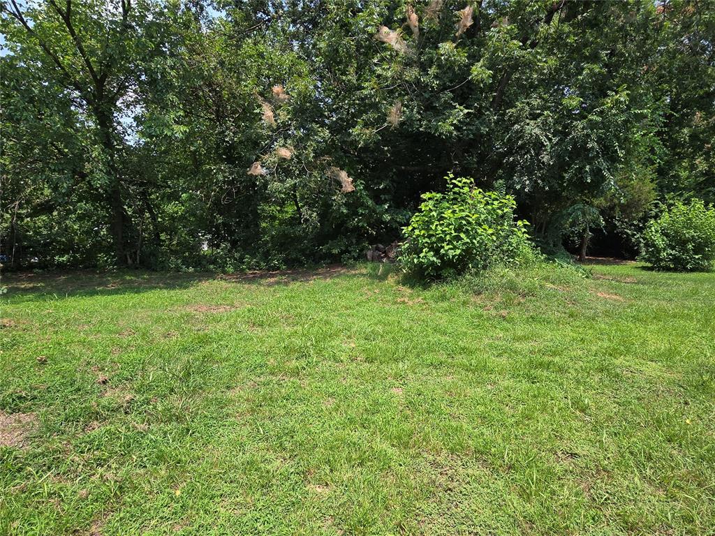 2716 N Trosper Drive Property Photo 6
