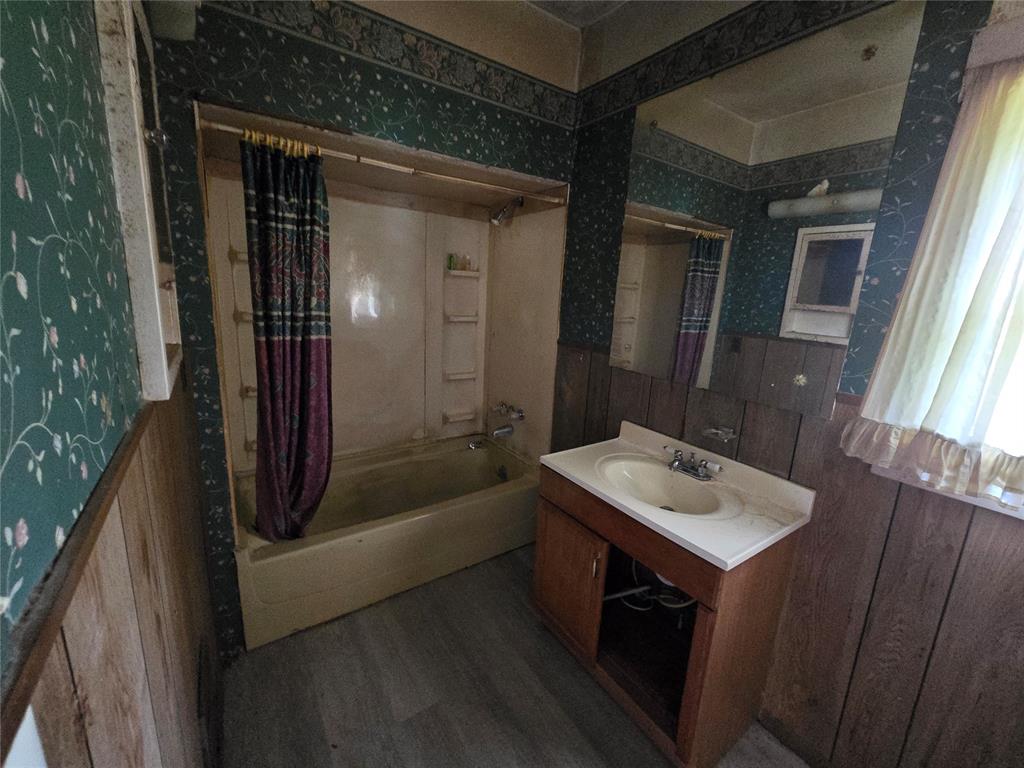 2716 N Trosper Drive Property Photo 8