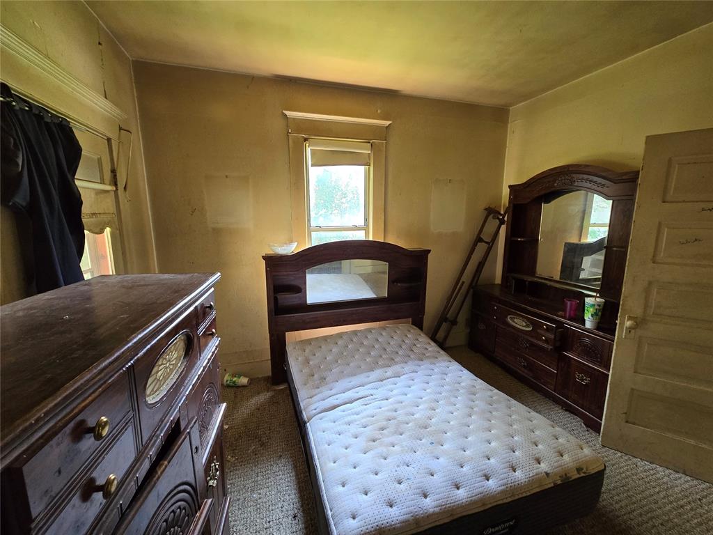 2716 N Trosper Drive Property Photo 10