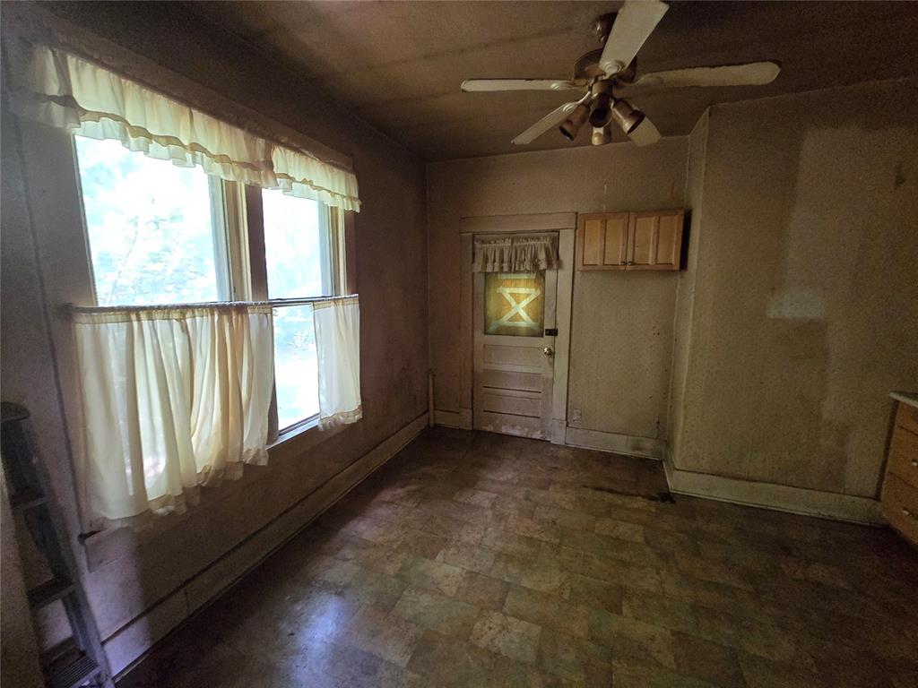 2716 N Trosper Drive Property Photo 11