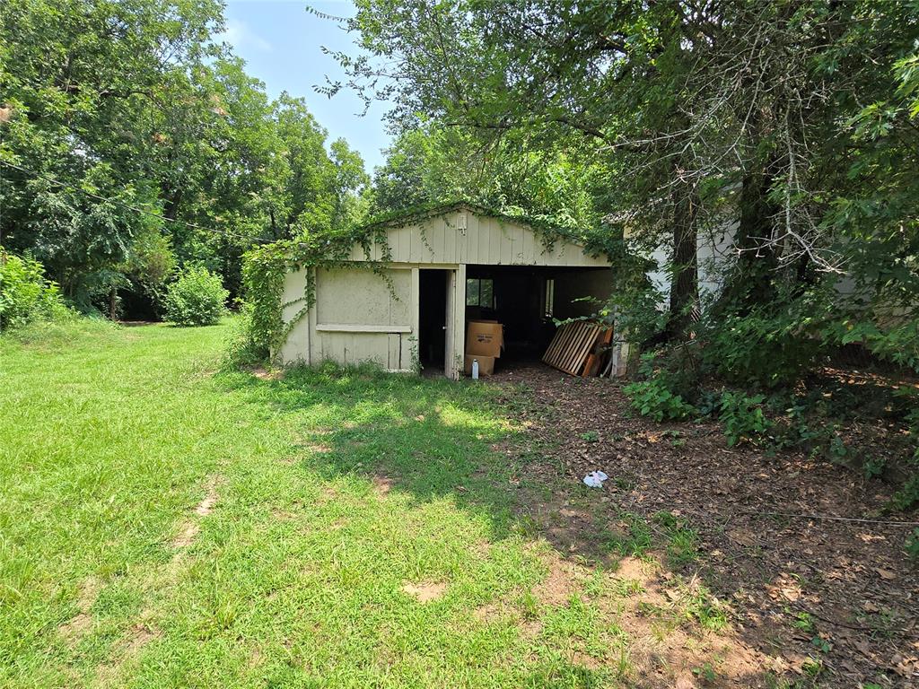2716 N Trosper Drive Property Photo 12