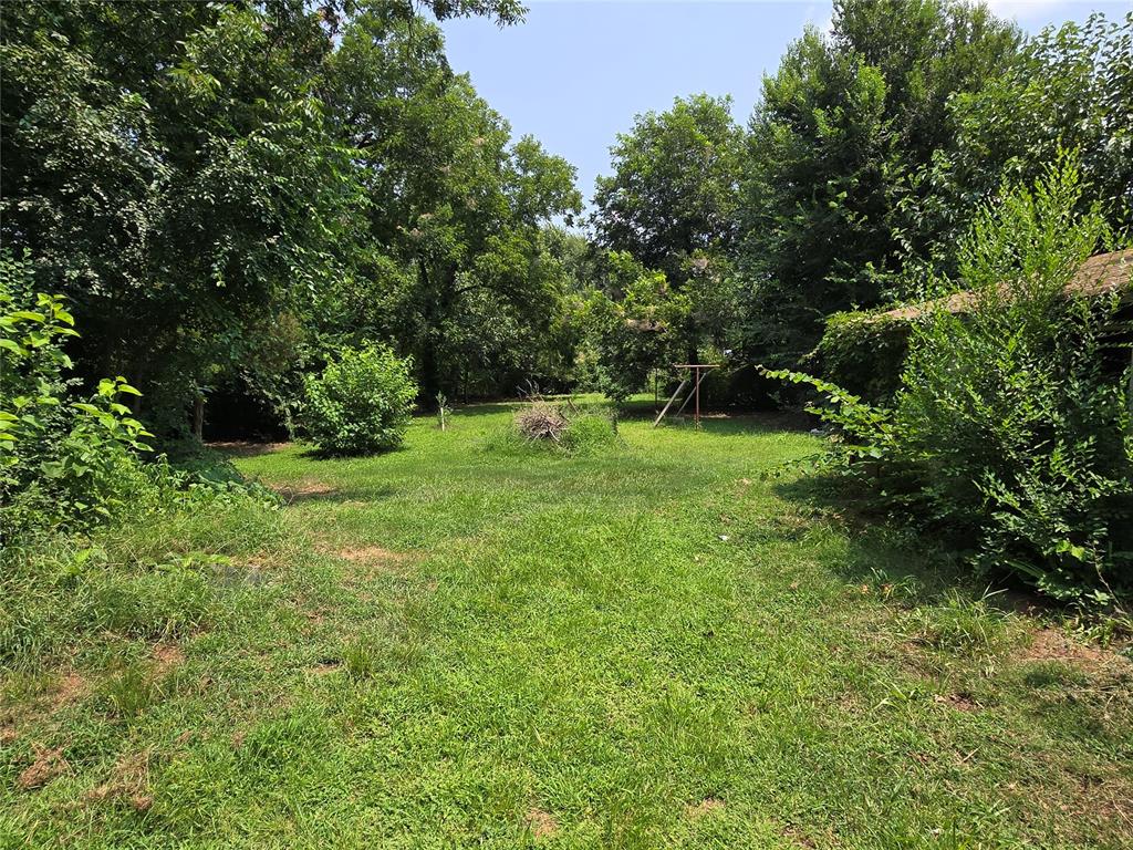2716 N Trosper Drive Property Photo 13