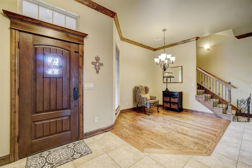 19832 Oakshire Drive Property Photo 4