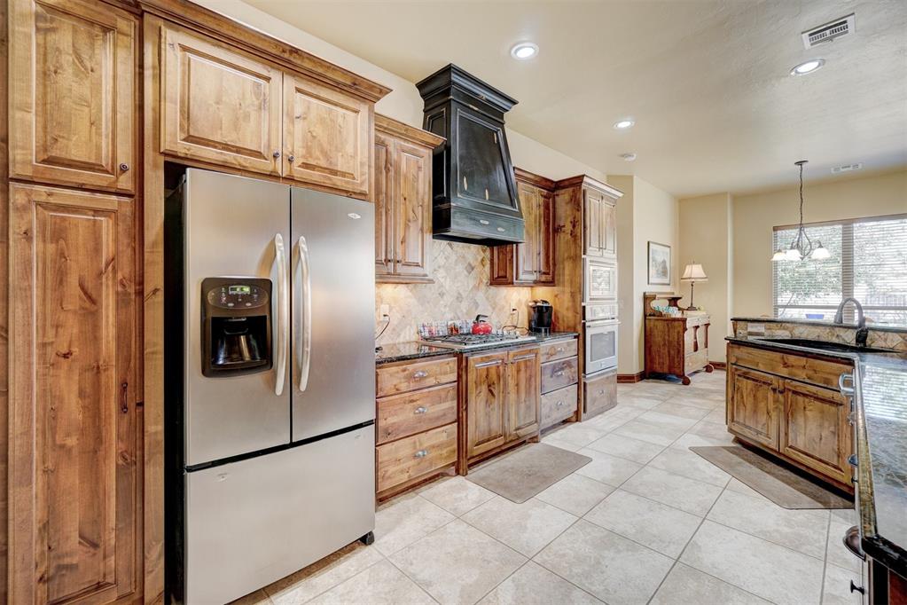 19832 Oakshire Drive Property Photo 11