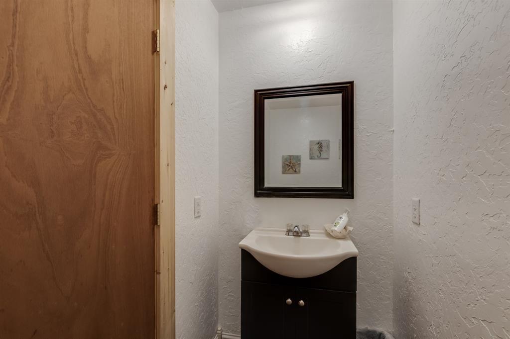 311 N Stanley Street Property Photo 11