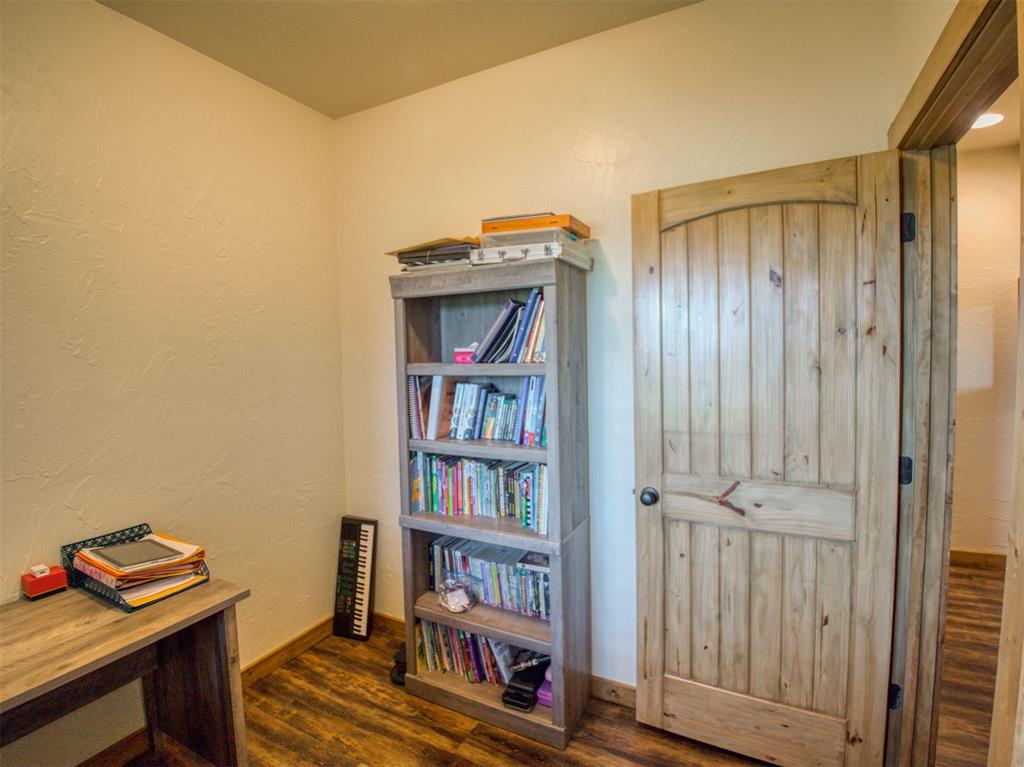 362161 E 990 Road Property Photo 32