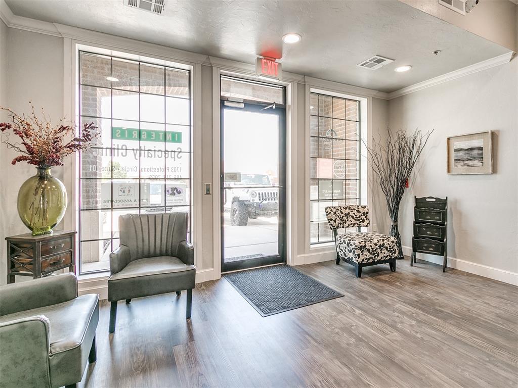 1703 Professional Circle Property Photo 4