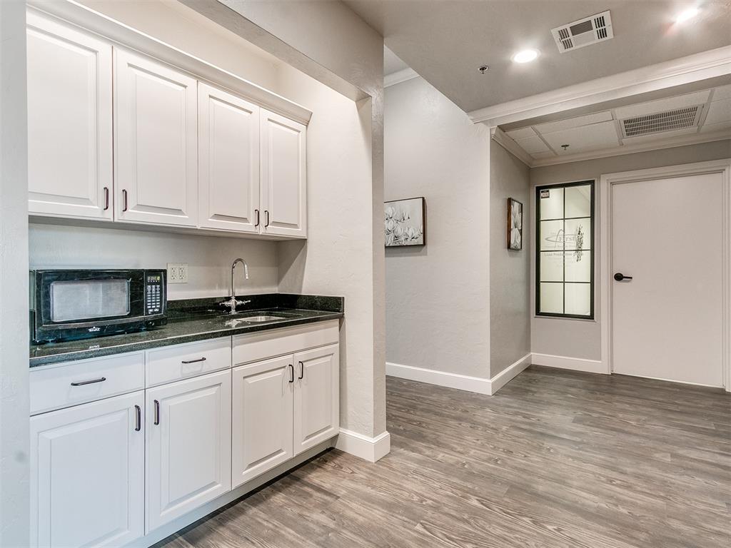 1703 Professional Circle Property Photo 9
