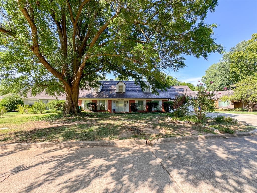 1218 Benson Drive Property Photo 2
