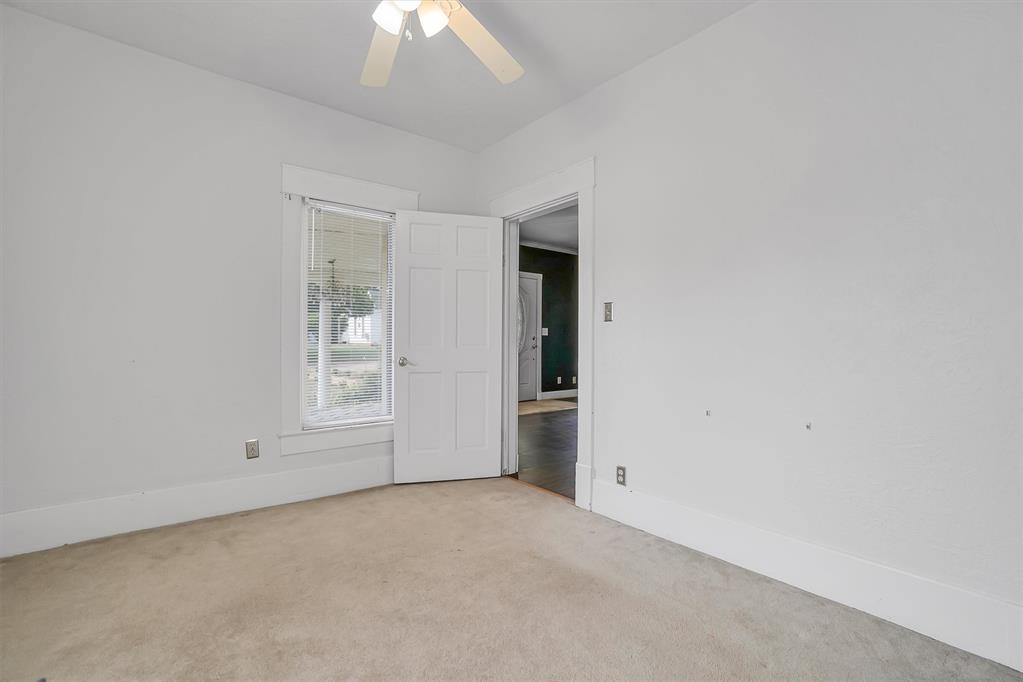 117 W 6th Street Property Photo 15
