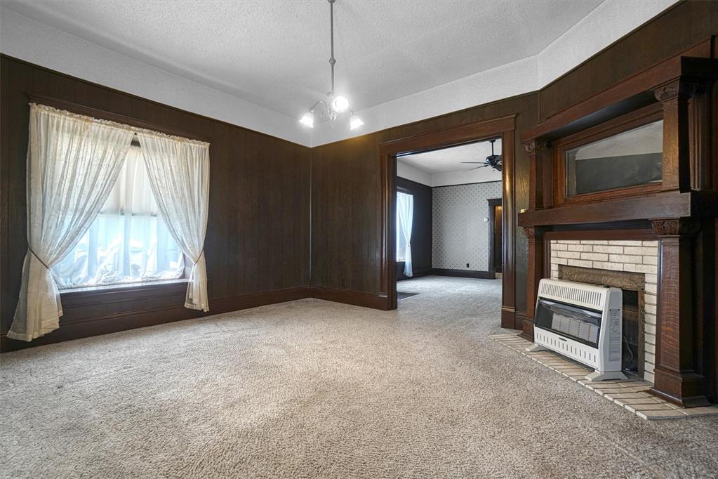 107 S Broadway Avenue Property Photo 13
