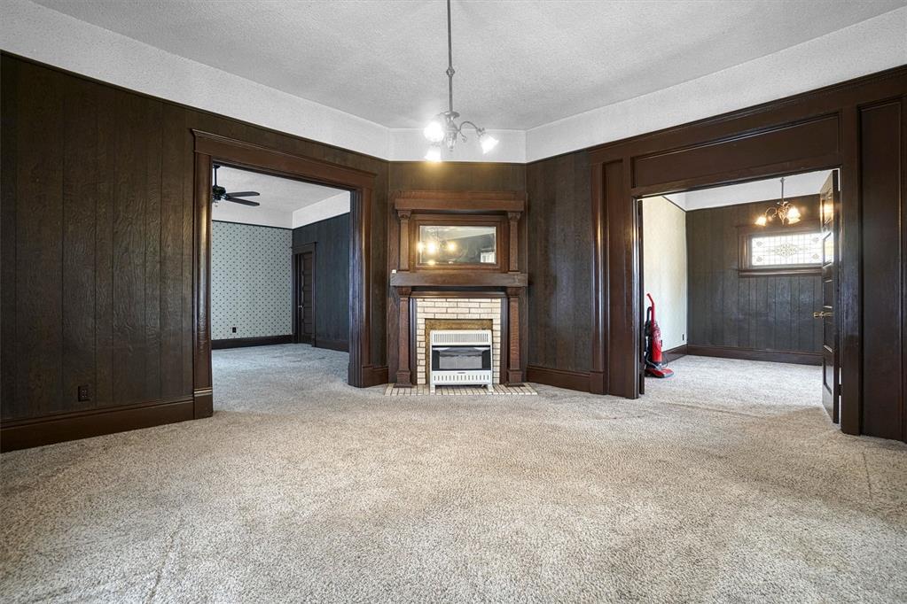 107 S Broadway Avenue Property Photo 15