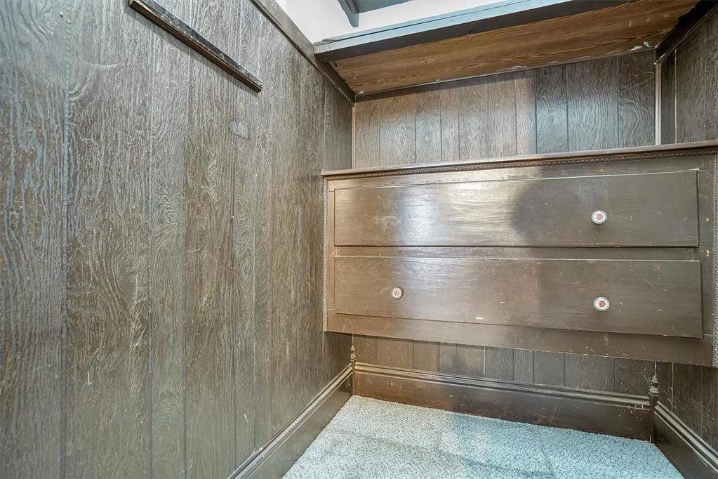107 S Broadway Avenue Property Photo 16