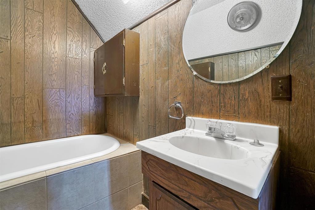 107 S Broadway Avenue Property Photo 18