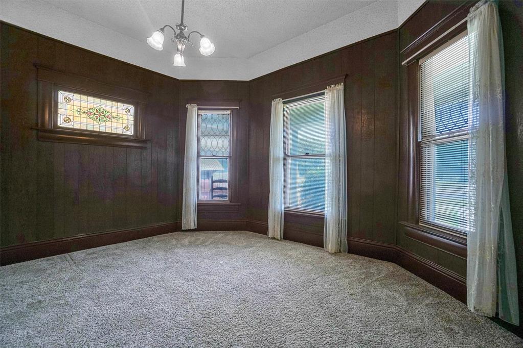 107 S Broadway Avenue Property Photo 21
