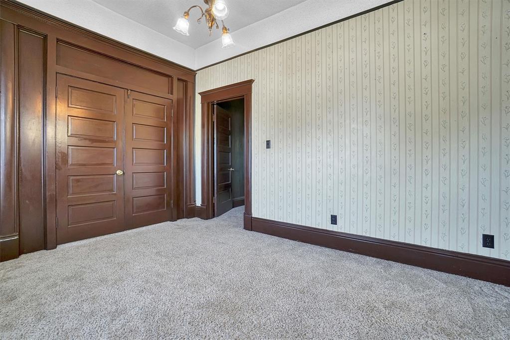 107 S Broadway Avenue Property Photo 22