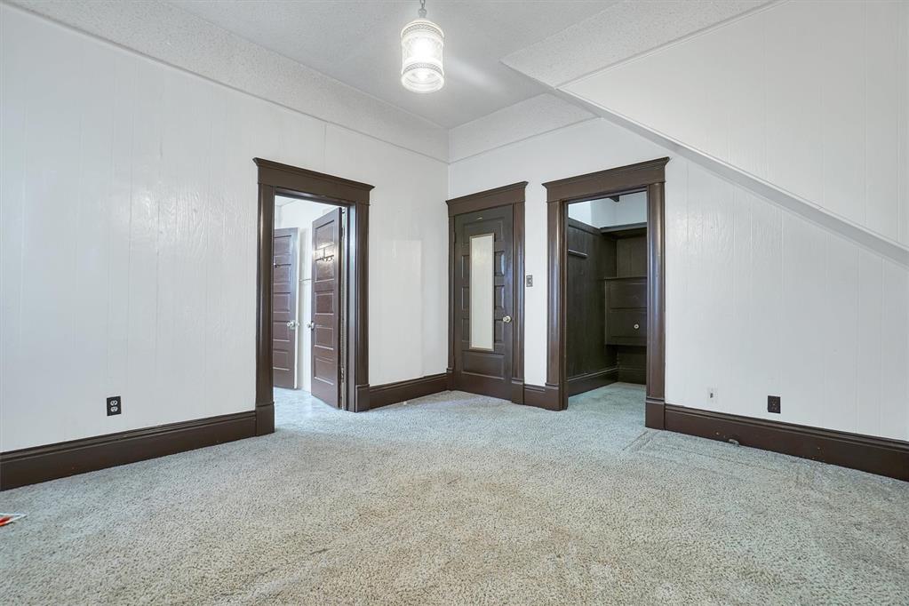 107 S Broadway Avenue Property Photo 32