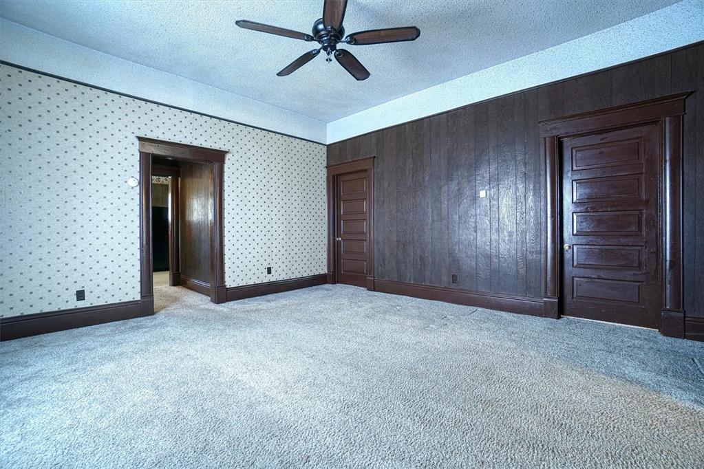 107 S Broadway Avenue Property Photo 33
