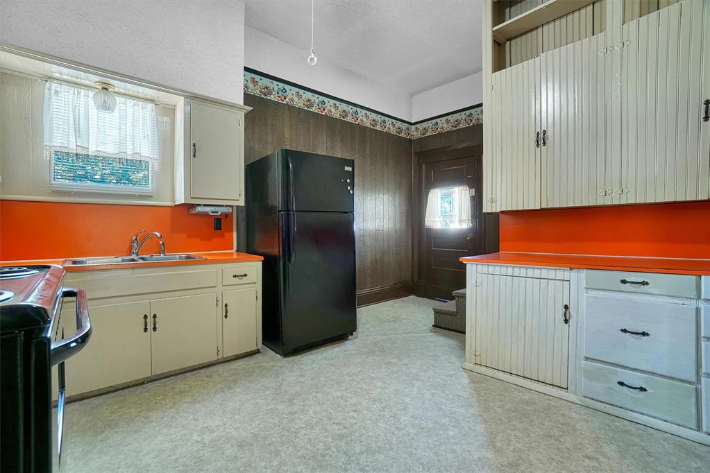 107 S Broadway Avenue Property Photo 35