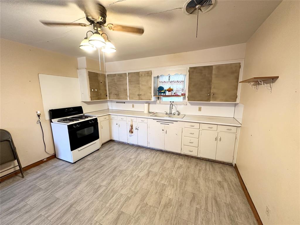 115 N Ike Rude Avenue Property Photo 4