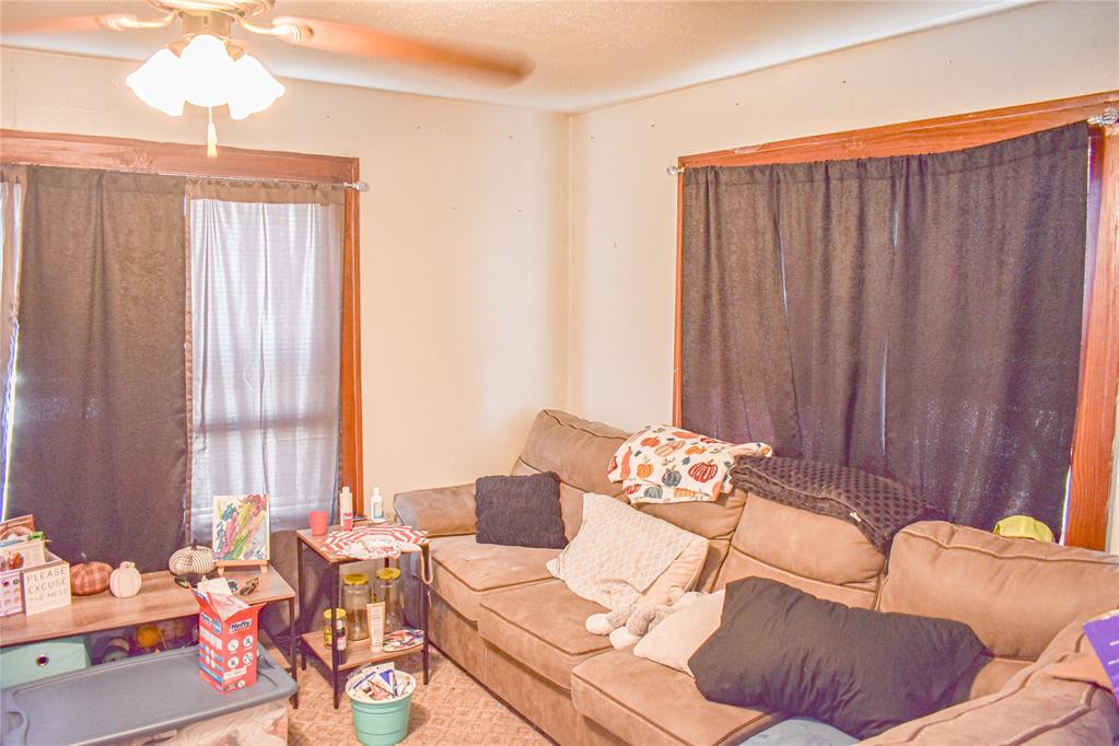 309 S Oliver Avenue Property Photo 6