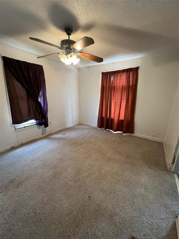 21 W 3rd Street Property Photo 17