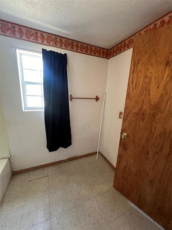 21 W 3rd Street Property Photo 24