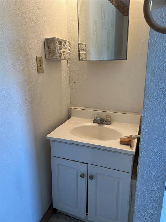 21 W 3rd Street Property Photo 25
