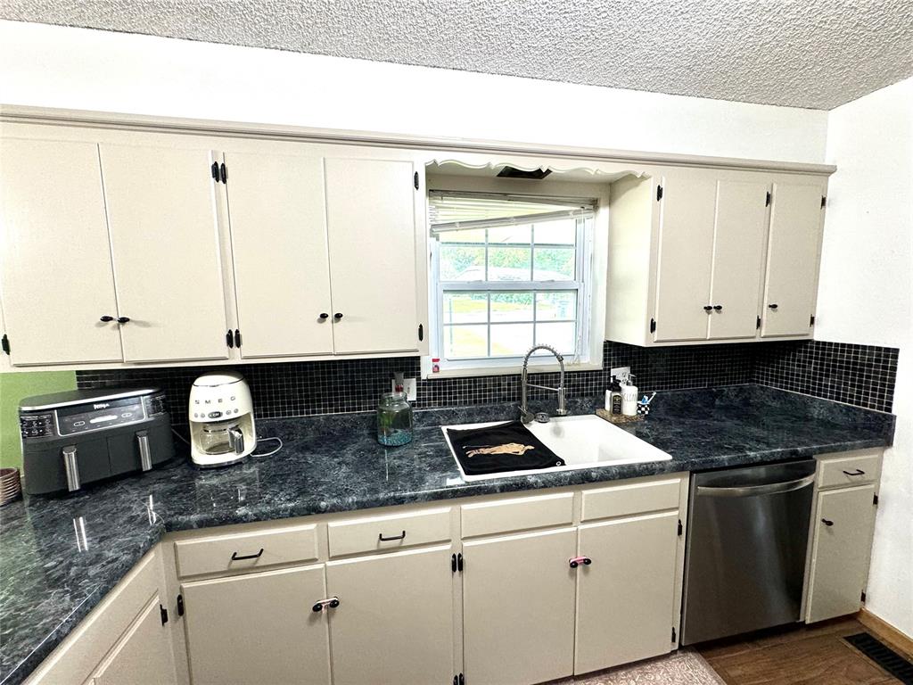 17 Tedford Way Property Photo 15