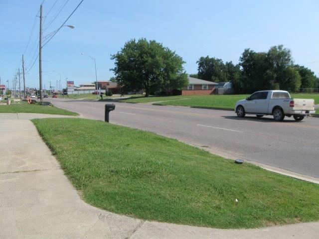 4325 N & 4331 & 4337 N Kickapoo Ave Avenue Property Photo