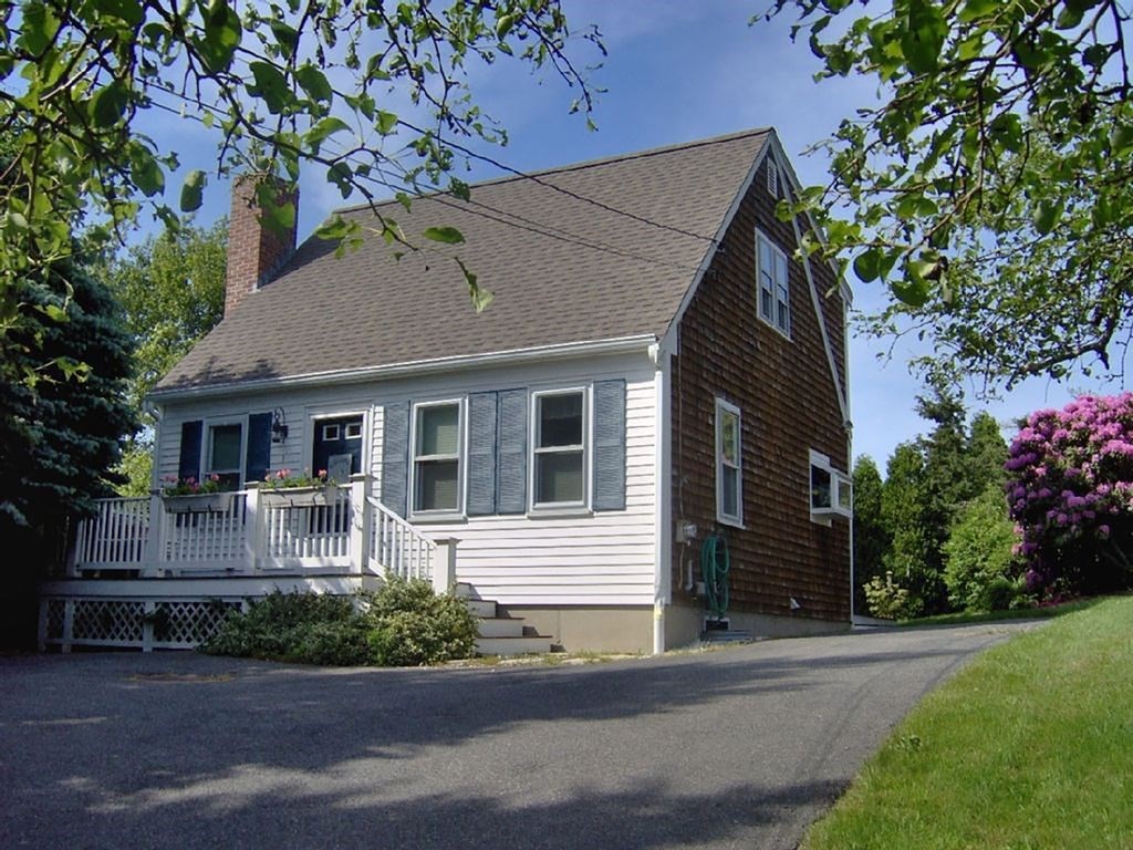 1 Dexter Avenue Property Photo 1