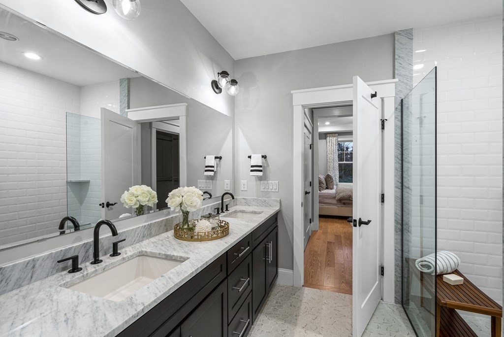 6 Pioneer Rd # 6 Property Photo 7