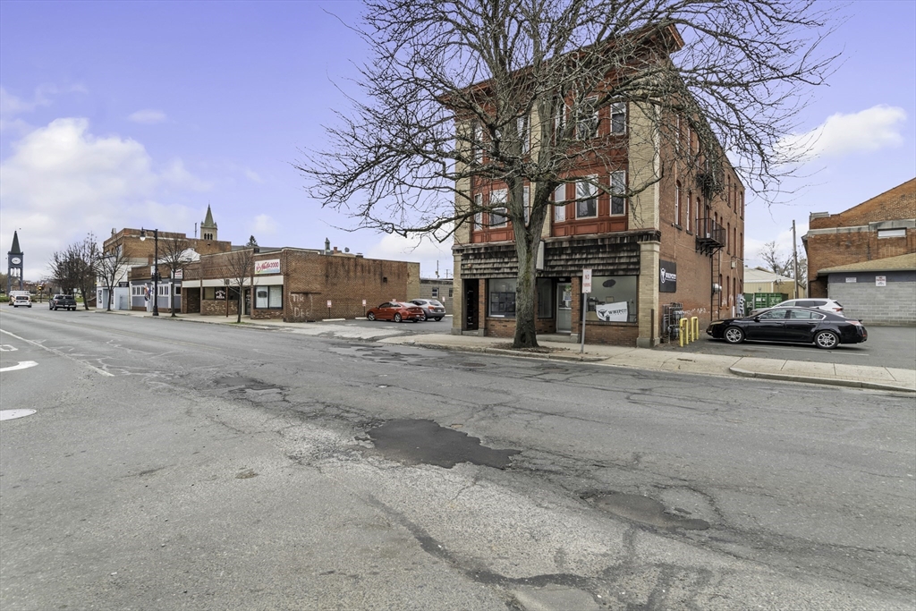 271 Elm St Property Photo 19