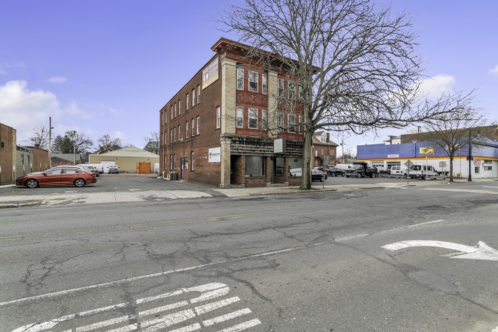 271 Elm St Property Photo 30